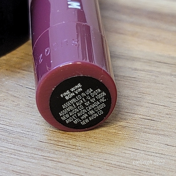 Avon Birthday Balm Lip Crayon - Fine Wine - Picture 5 of 5